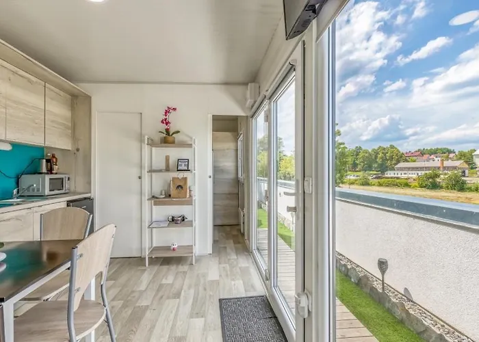 Apartment Roof Art-pe *